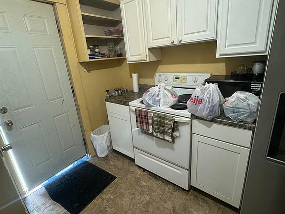 3rd image of 21 Spring St