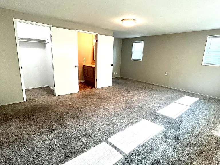 503 Tamarack Dr — Photo 9