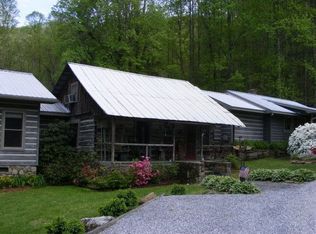 22 Apple Blossom Ln, Whittier, NC 28789