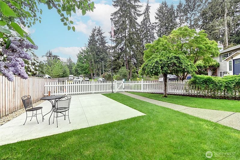 5th image of 23717 49th Drive SE