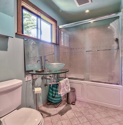 3rd image of 722 Canyon Crest Dr