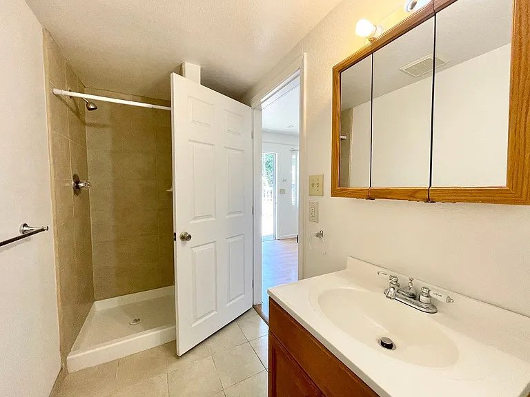 2714 F Street — Photo 5