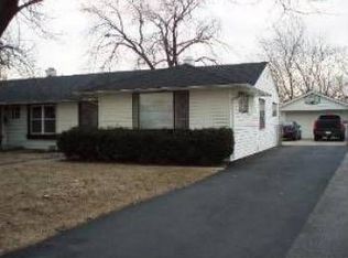 8813 Cororan Rd, Hometown, IL 60456