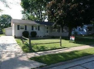 104 N 7th St, Eldridge, IA 52748