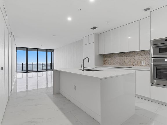3rd image of 711 NE 23rd Ter #3906