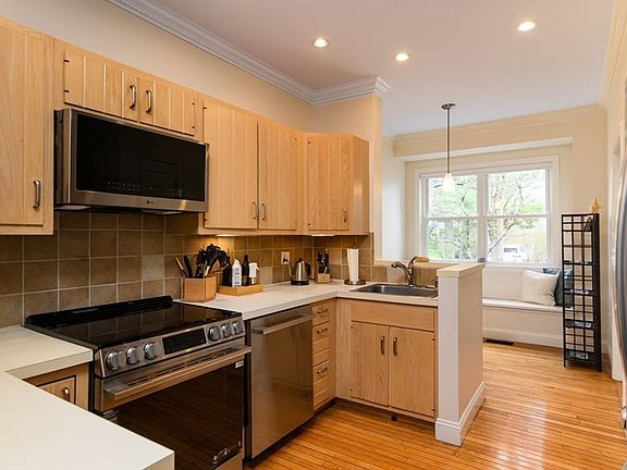 4th image of 231 Bishops Forest Dr Unit 231