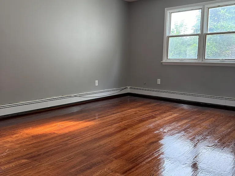 571 Morris St #1 — Photo 32