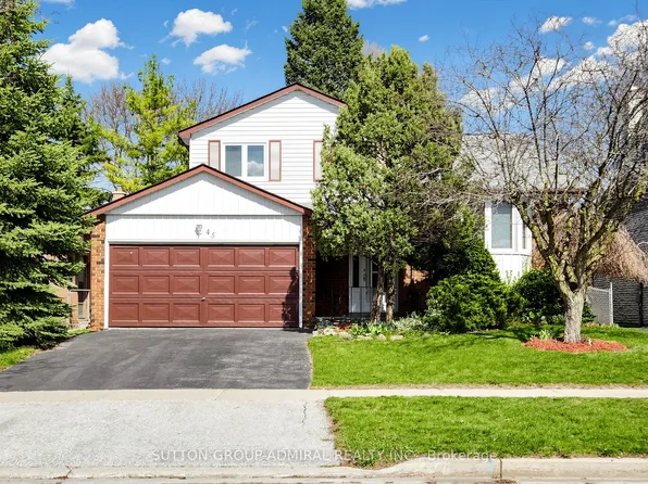 45 Howlett Ave, Newmarket, ON L3Y 5S6