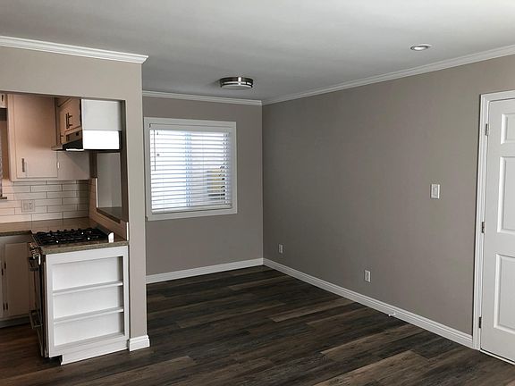 4th image of 231 8th St #A
