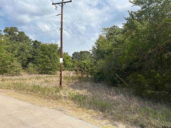 5th image of Four Oaks Cir