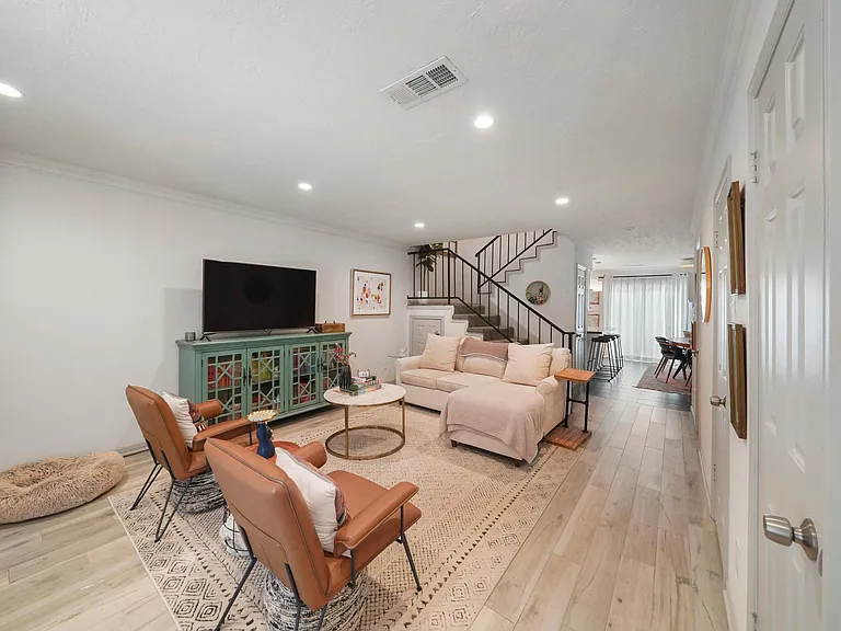 612 Welch St — Photo 10