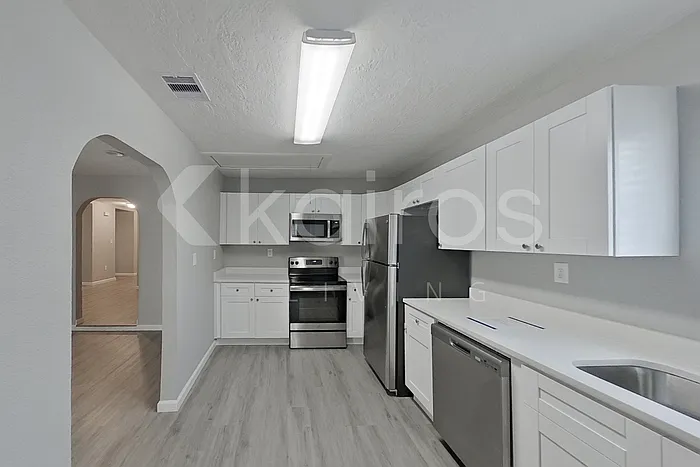 10405 Barada St — Photo 5