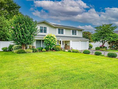7 Gate Lane, West Islip, NY, 11795
