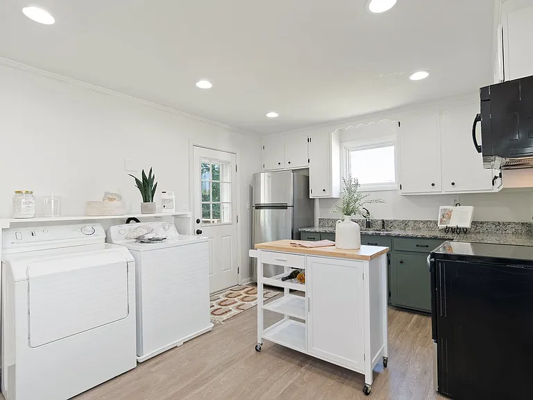 605 Annex Ave — Photo 6