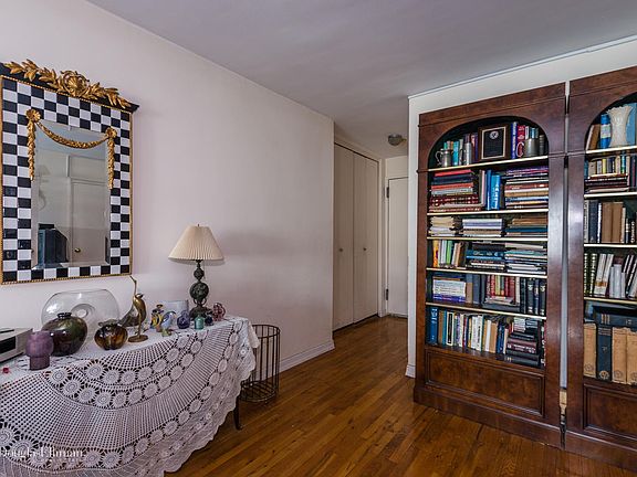 2nd image of 410 E Broadway APT 7V
