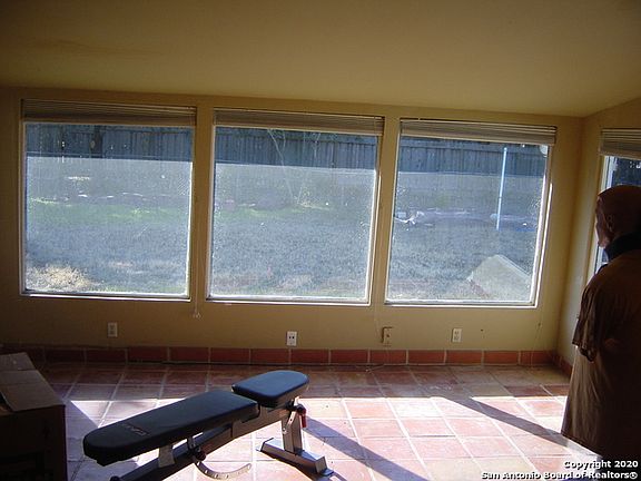 5th image of 522 E Nottingham Dr