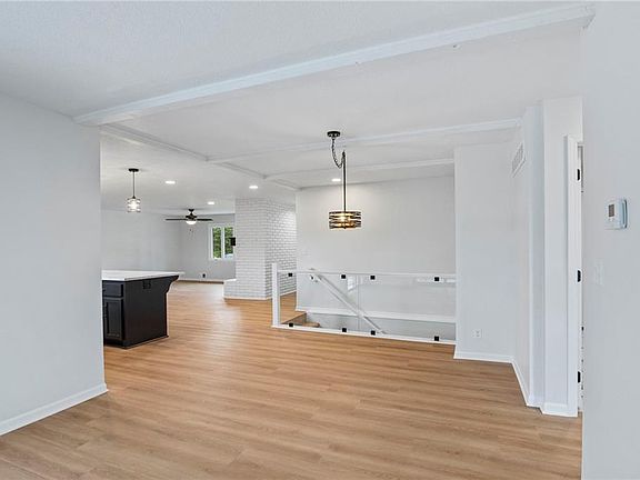 5th image of 6600 W 93rd Ter