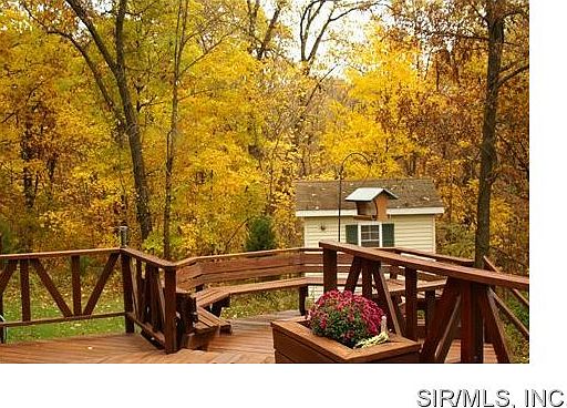 2nd image of 527 Cedar Dr