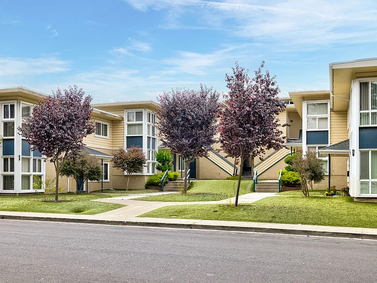 Westlake Apartments — Photo 10