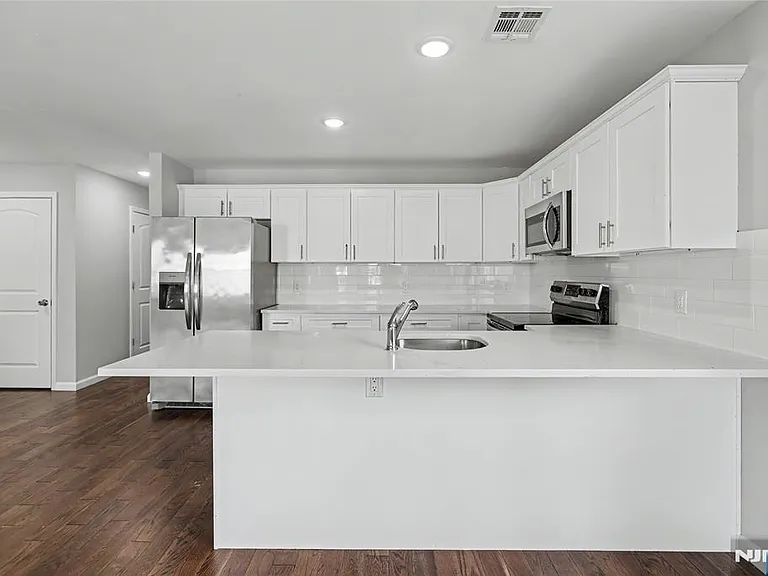 168 Johnson Ave — Photo 12