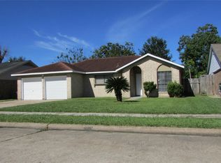 1611 Chippawa Ln, Pasadena, TX 77504