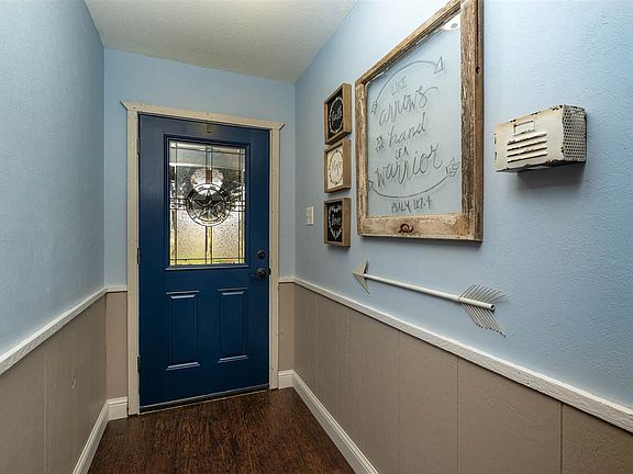 2nd image of 100 Oakwood Dr