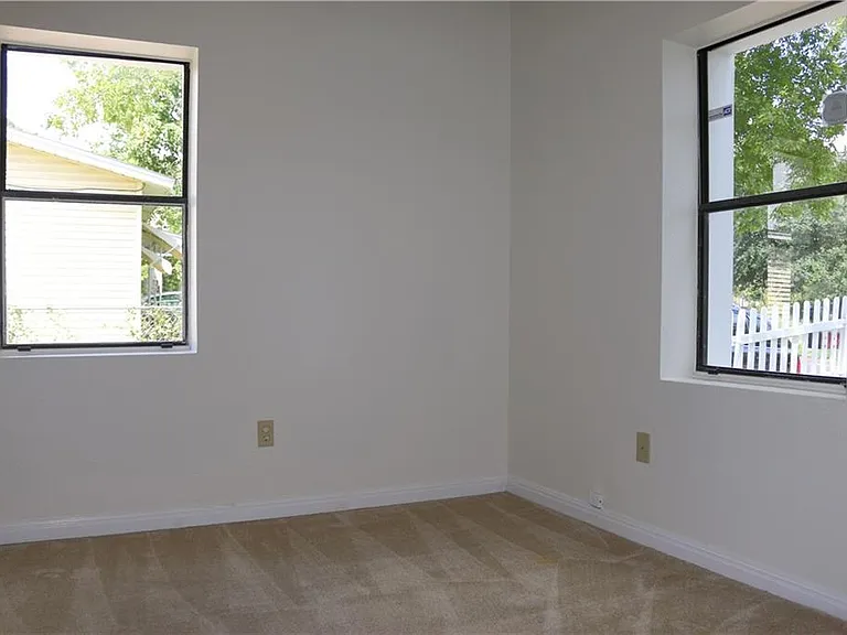 1166 Ridgeway Dr — Photo 12