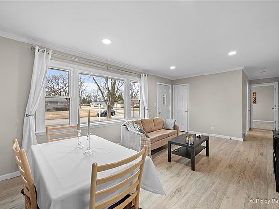 2nd image of 392 W Margaret Ter
