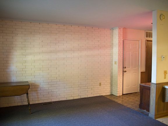 5th image of 606 S Willis St
