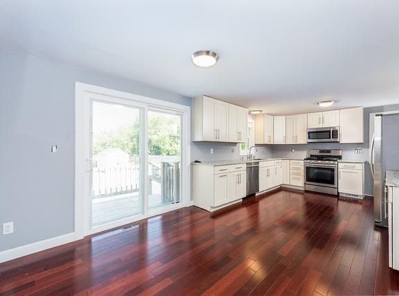 4th image of 38201 N Wilson Ave