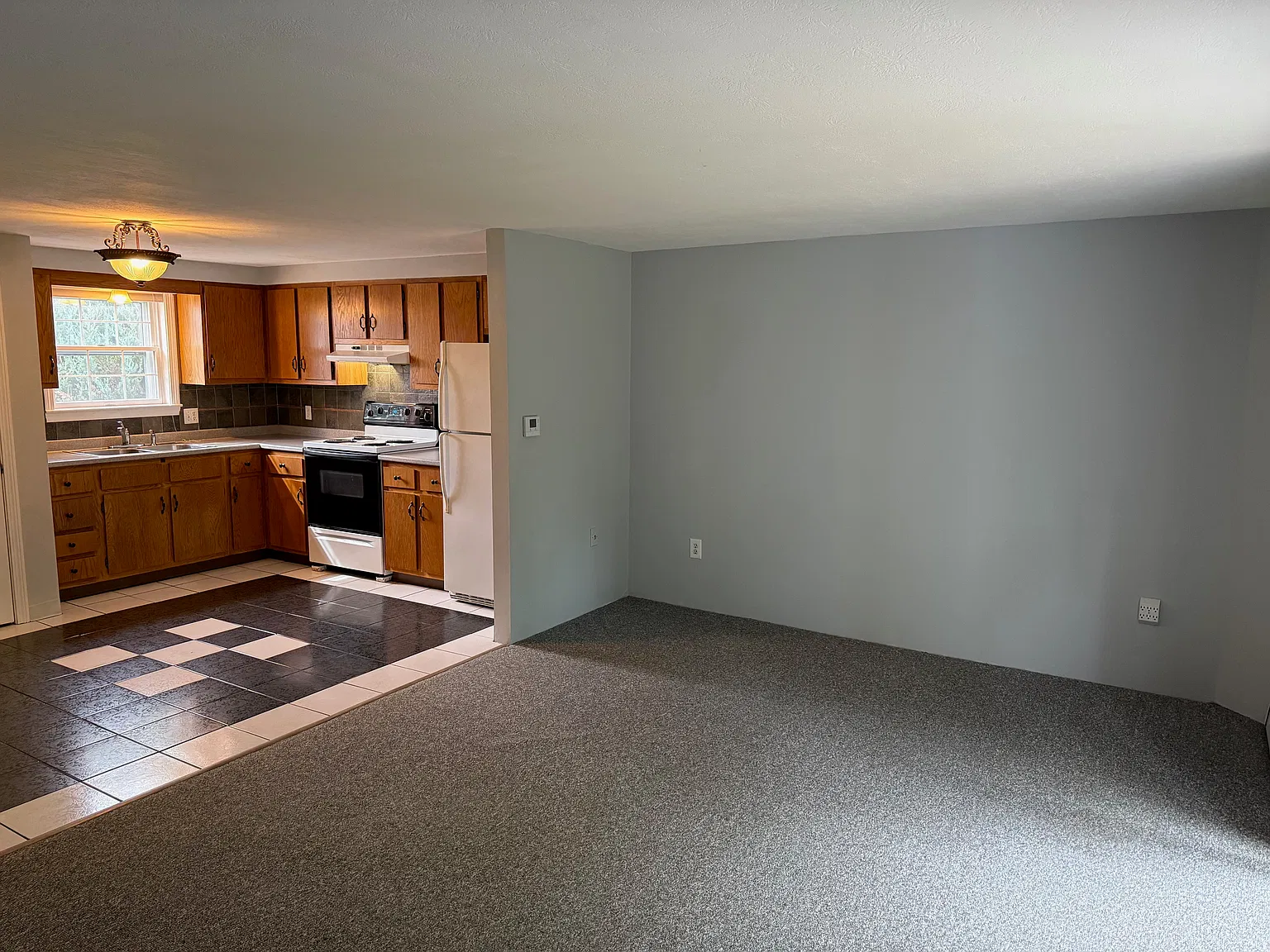2 bed, $1,900 — Photo 3