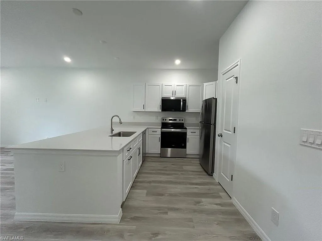 Building Photo - 455 Bell Blvd S #1
