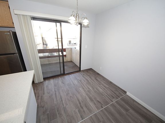 4th image of 1535 Amherst Ave APT 302