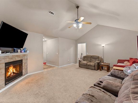 3rd image of 1329 Homestead Ln