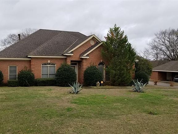 2nd image of 38 Fairlane Dr