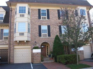 208-04 Robert Rd FLOOR 1, Bayside, NY 11360