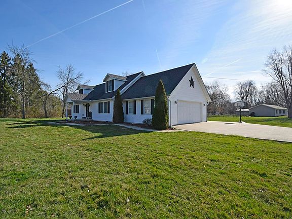2nd image of 399 Lorelei Dr