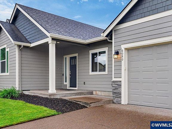 2nd image of 6080 NE Tuscan Loop