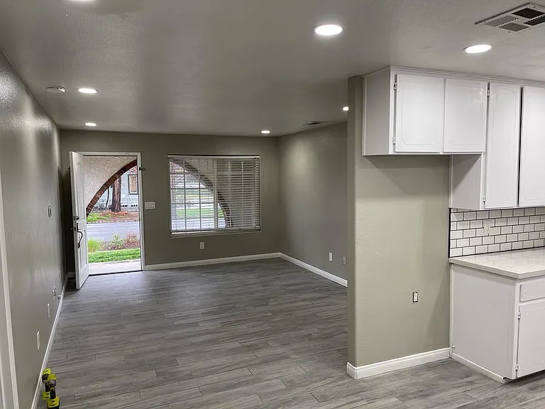 801 Stillman Ave — Photo 3