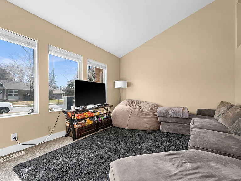 2089 E Donegal Cir #2089 — Photo 14