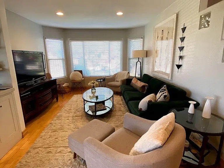 5921 McDonie Ave — Photo 6