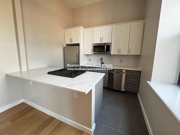 2nd image of 1661 Washington St APT 307
