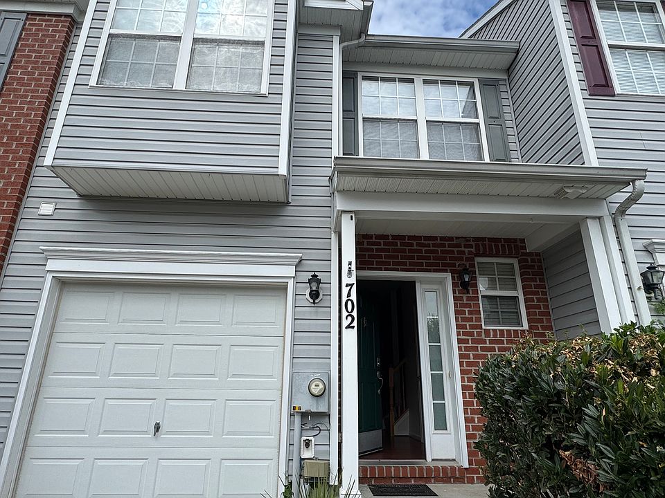 1st image of 702 Leontyne Pl
