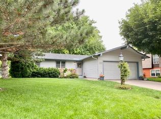 4006 Bel Air Dr, Kearney, NE 68845
