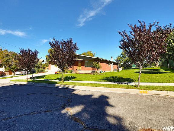 5th image of 2615 E Camille Cir