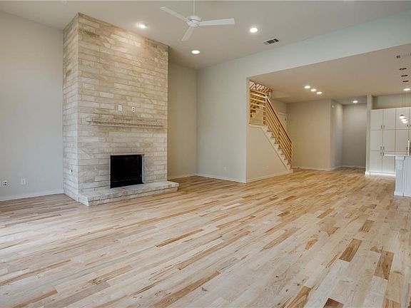 4th image of 3858 Camp Bowie Blvd