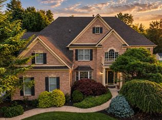 16 Chestnut Ln, North Wales, PA 19454