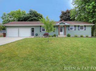 7334 Glendora Ave, Jenison, MI 49428