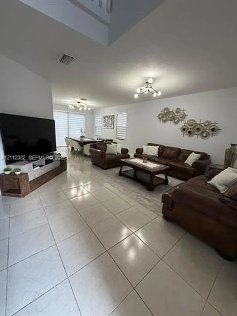 9764 NW 10th Ter # 9764, Miami, FL 33172 — Photo 4