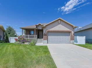 1018 W 3000 N, Pleasant View, UT 84414